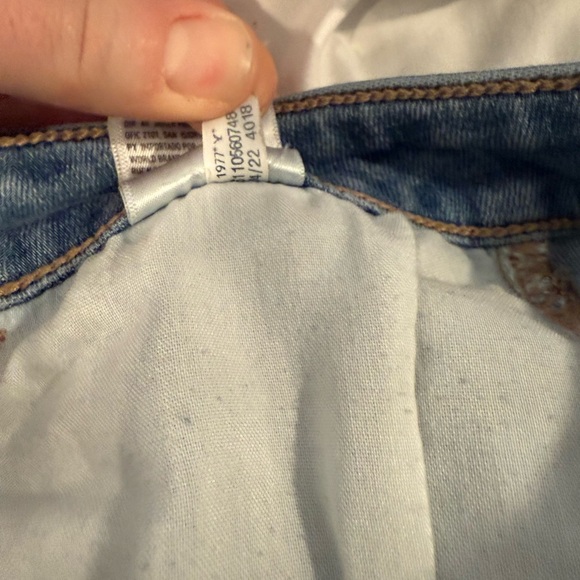 American Eagle High Rise Distressed Jegging 4R Light Wash. - Picture 5 of 6